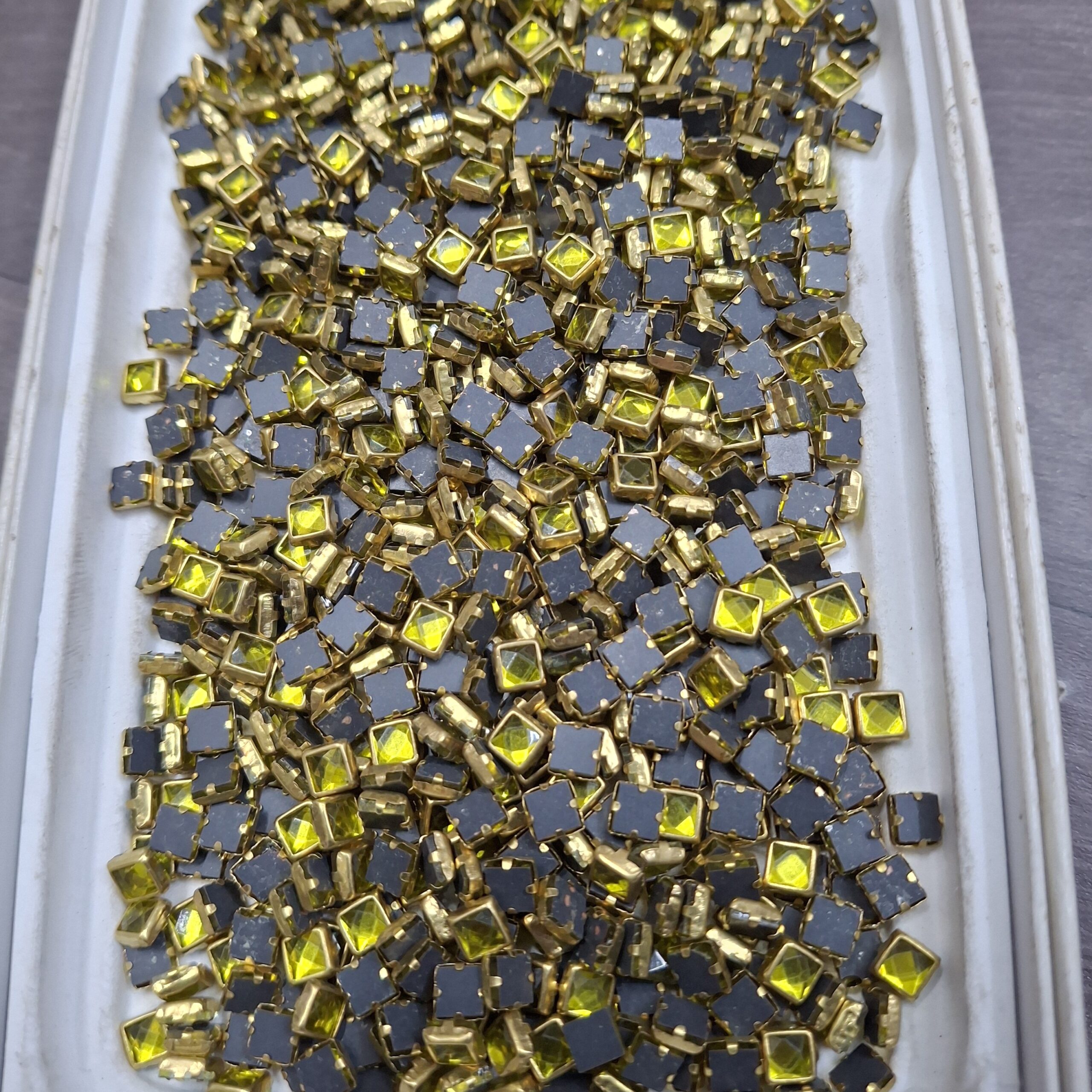 yellow kundan