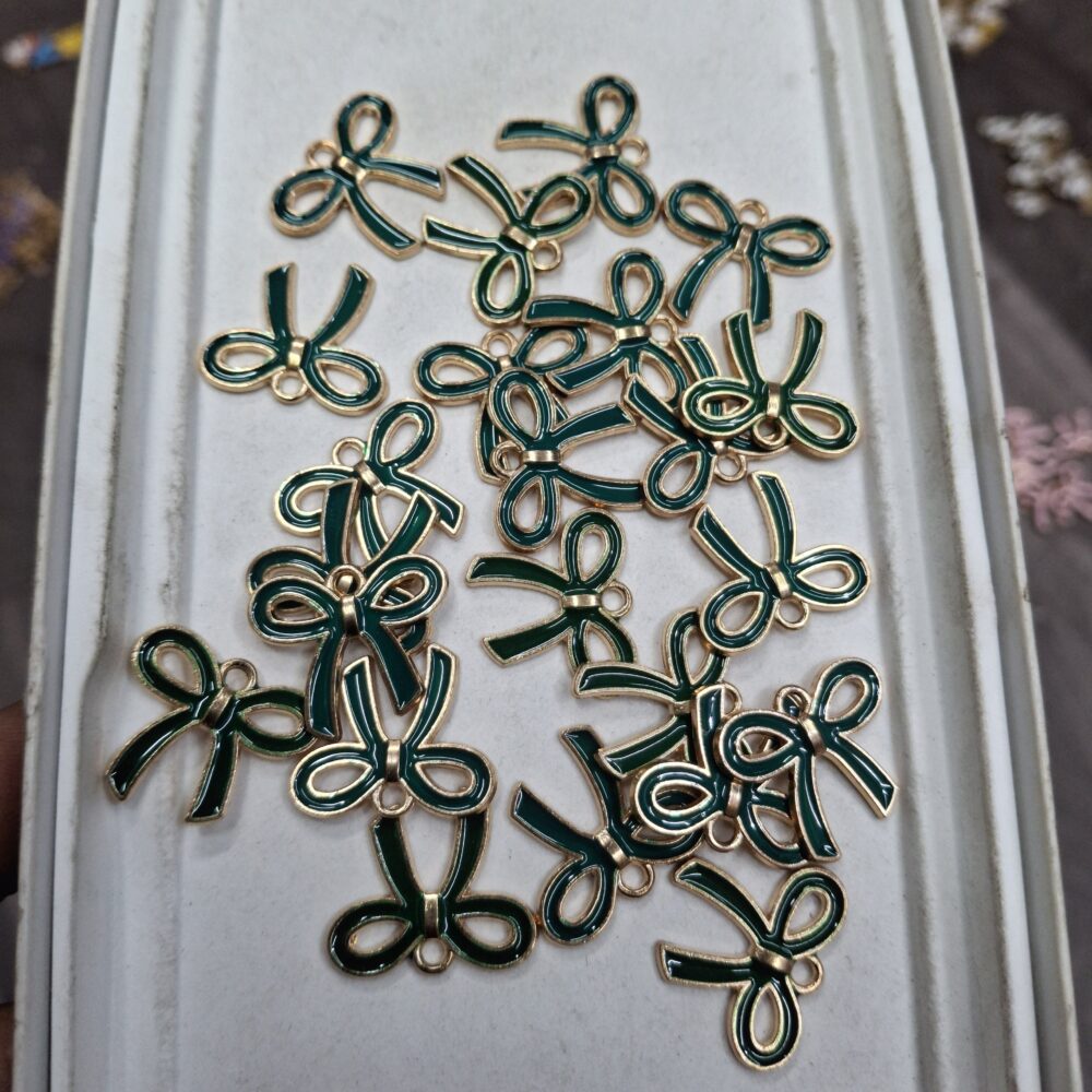 green bow charm