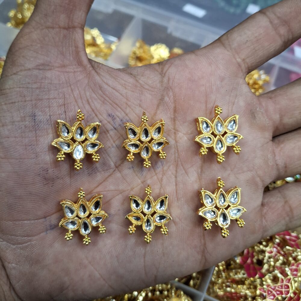 pendant lotus