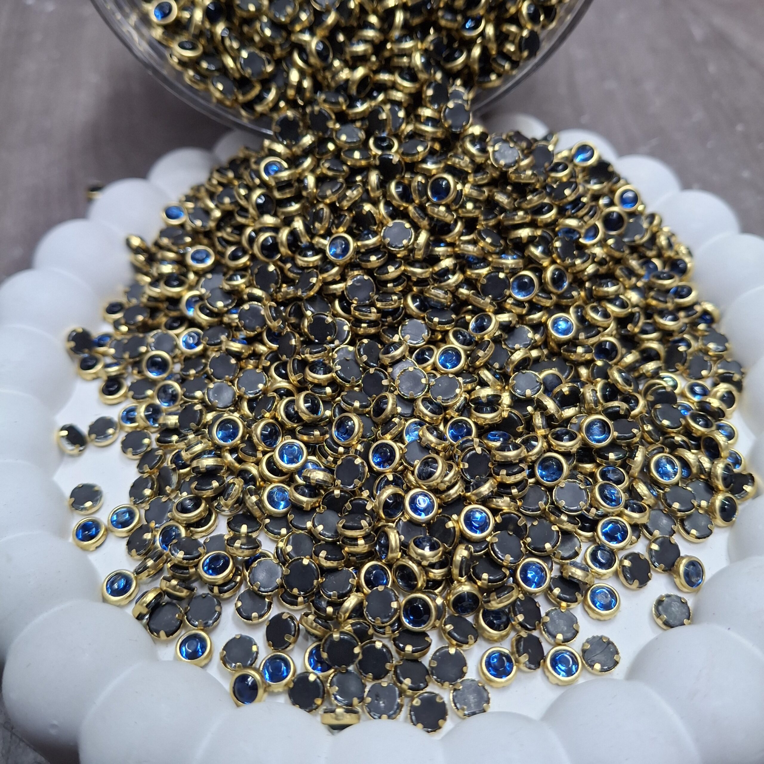 navy blue 4mm kundan