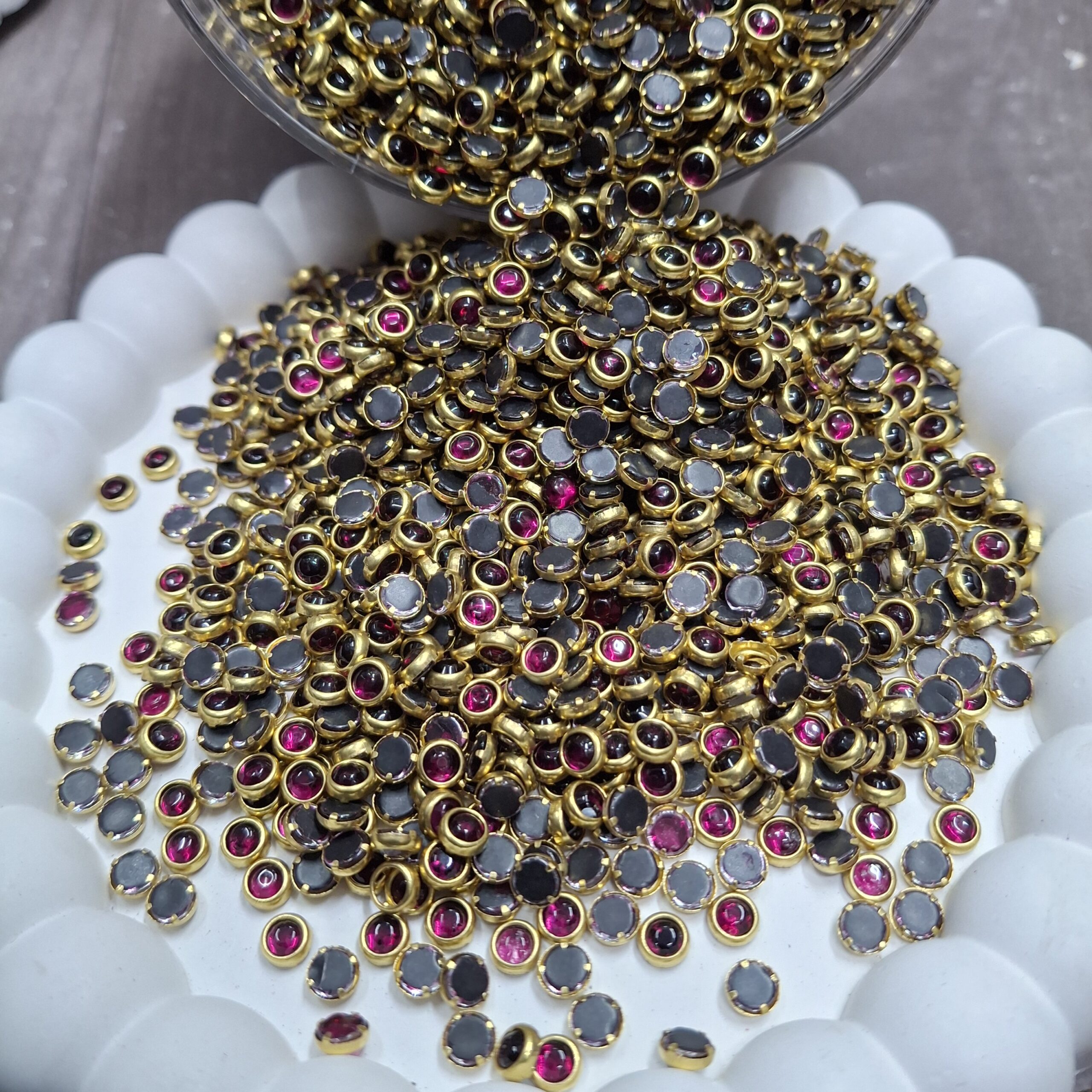dark magenta 4 mm kundan