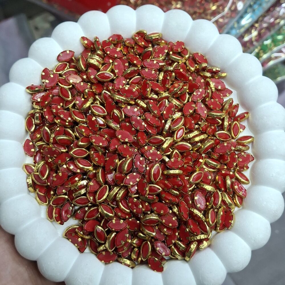 red 8k eye